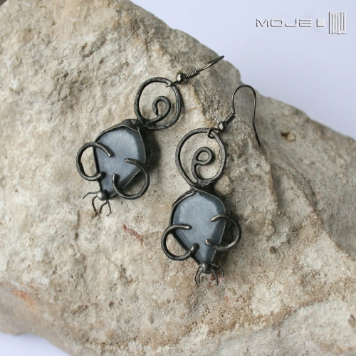 Szare-myszki-myszki-przejrzystozielone-szklane-kolczyki-wiszace-ze-szkla-miedziane-do-uszu