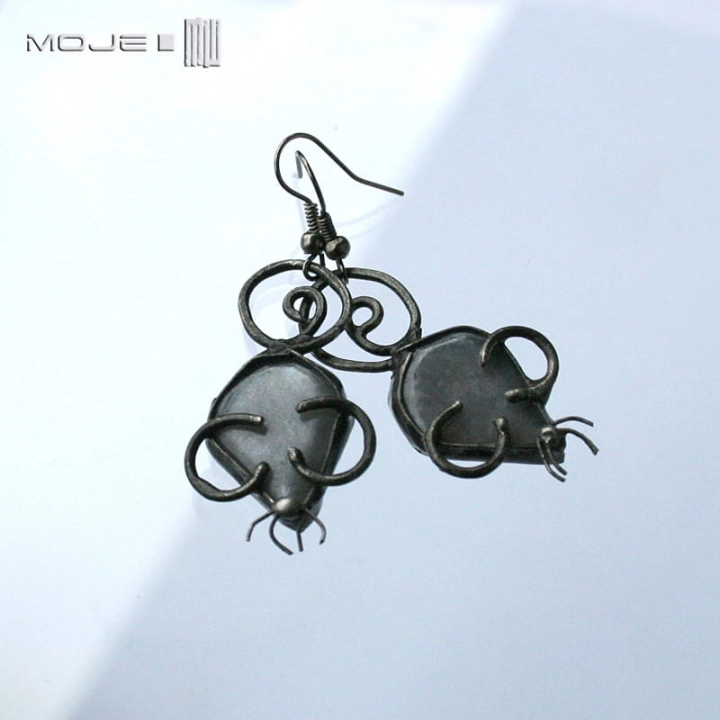 Szare-myszki-myszki-przejrzystozielone-szklane-kolczyki-wiszace-ze-szkla-miedziane-do-uszu