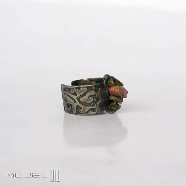 Inanna II, szeroka obrączka, miedziana, pierścionek z unakitem