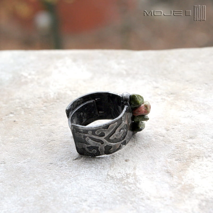 Inanna II, szeroka obrączka, miedziana, pierścionek z unakitem