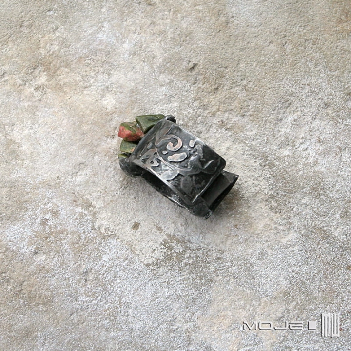 Inanna II, szeroka obrączka, miedziana, pierścionek z unakitem