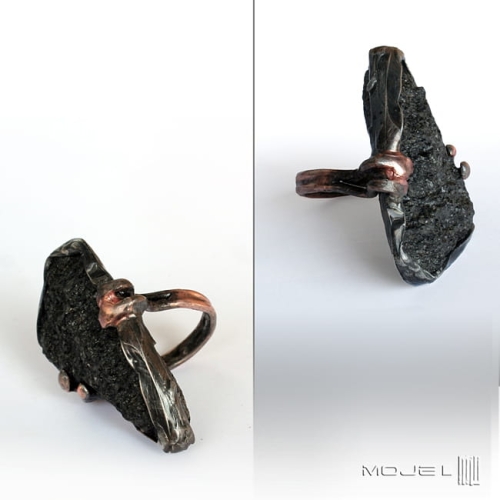 Dragon ring, pazur smoka, kamień naturalny, czarny kamień, pierścionek z kamieniem, miedziana obrączka, biżuteria autorska, hand made, ręcznie robione