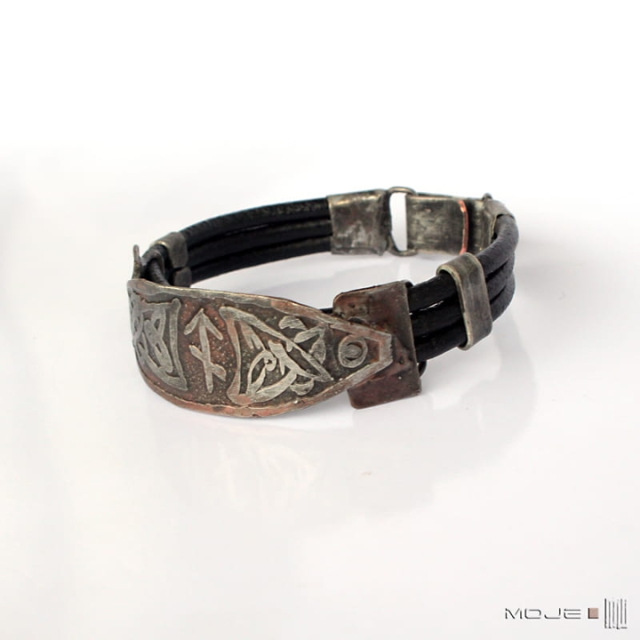 manela-bindruna-KOWA-LOSU-bransoleta-runicznar-runy-skorzana-meska-recznie-robione-hand-made-trawiona-miedz-znaki-runiczne-poganska-bizuteria-meska-bizuteria