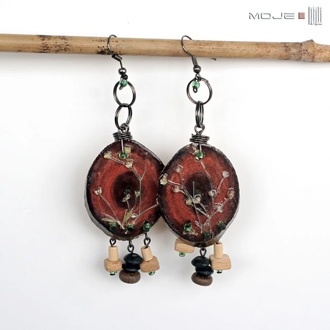 Kolor który oddały kwiaty, kolczyki z drewna, rustykalny, biżuteria z drewna, biżuteria ze szkła, drewniany, kolczyki naturalne, biżuteria autorska, hand made, ręcznie robione, z drewna, naturalne, kolczyki wiszące,