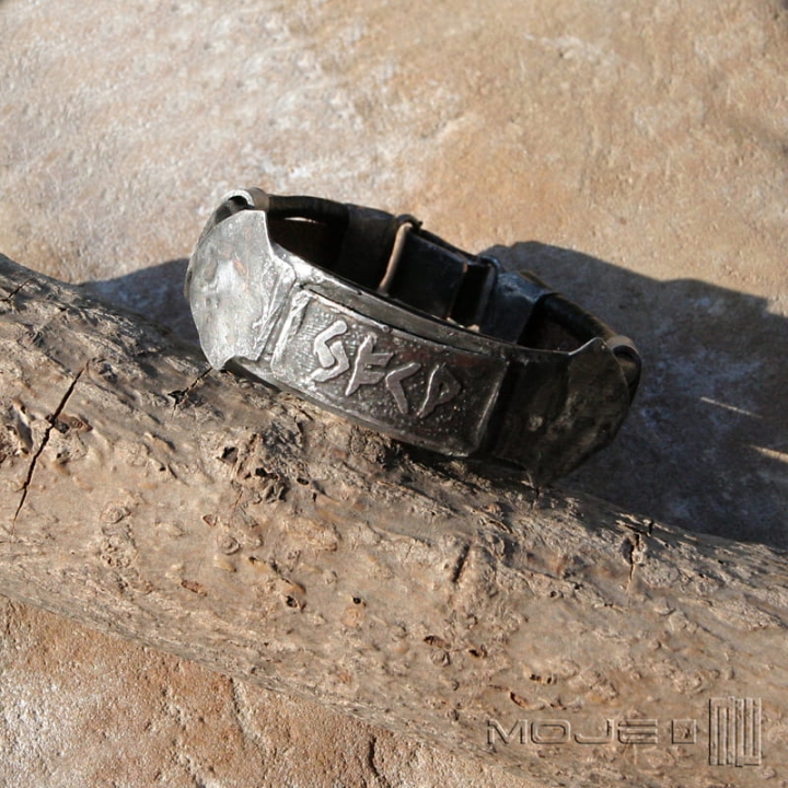 Sukces-w-biznesie-manela-bransoleta-z-miedzi-i-rzemieni-talizman-rzemien-skora-znaki-runiczne-runy