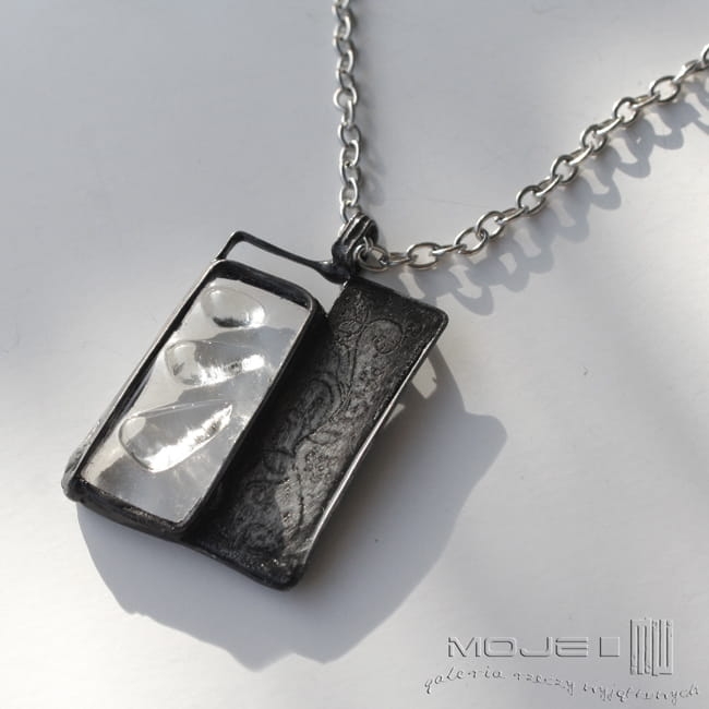 Szklany miraż,  szklany wisior, wisiorek,  biżuteria fusing, hand made, ręcznie robione, wisior fusing, wisiorek ze szkła, biżuteria z miedzi, biżuteria tiffany, motyw roślinny, gałązka