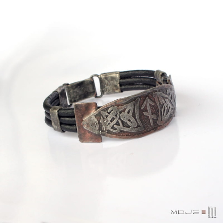 manela-bindruna-KOWA-LOSU-bransoleta-runicznar-runy-skorzana-meska-recznie-robione-hand-made-trawiona-miedz-znaki-runiczne-poganska-bizuteria-meska-bizuteria